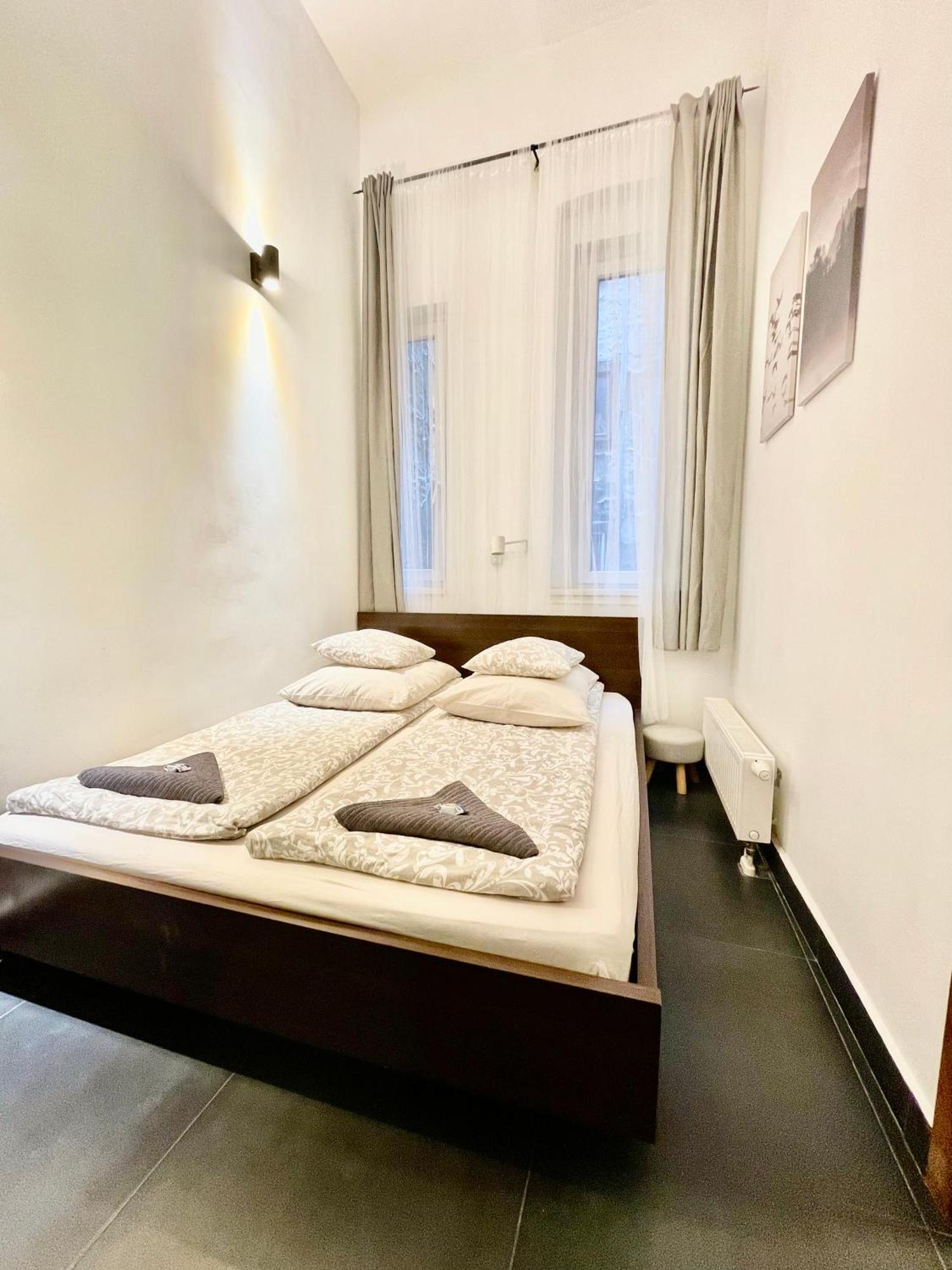 Alice Apartment - Andrassy Street Boedapest Buitenkant foto